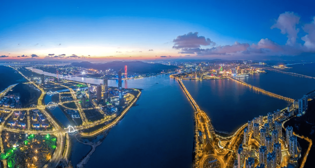 警惕2025新澳门天天精准免费大全和一码一肖一特一中2025,全面释义、解释与落实-警惕虚假宣传-全面释义、解释与落实